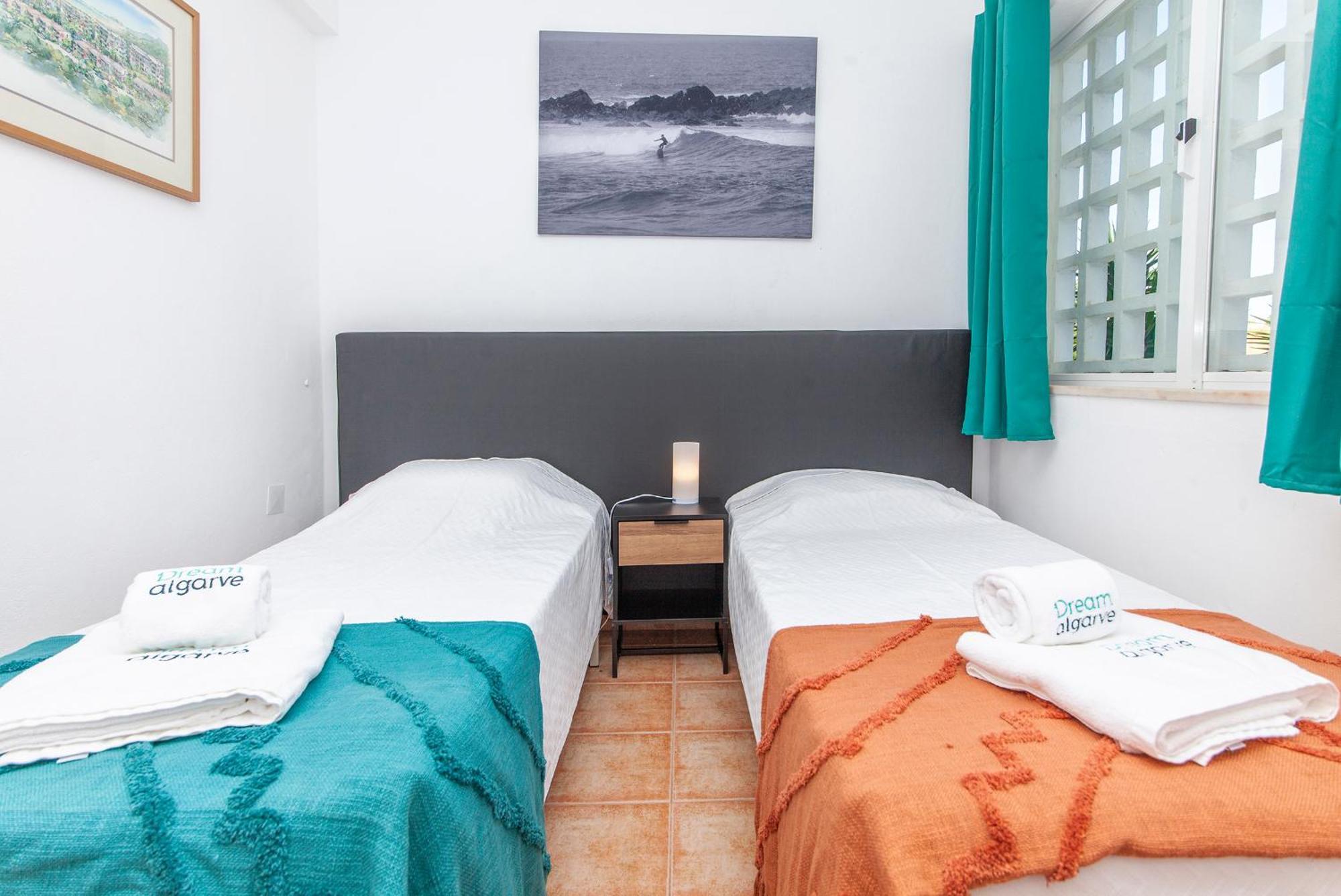 P - Meia-Praia Seaview Guesthouse Lagos Rum bild